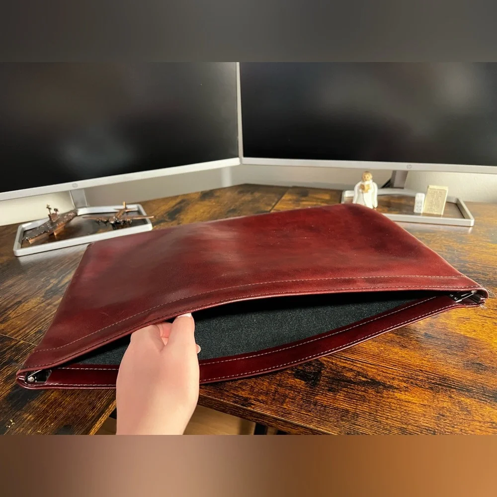 Brown leather laptop sleeve like new!